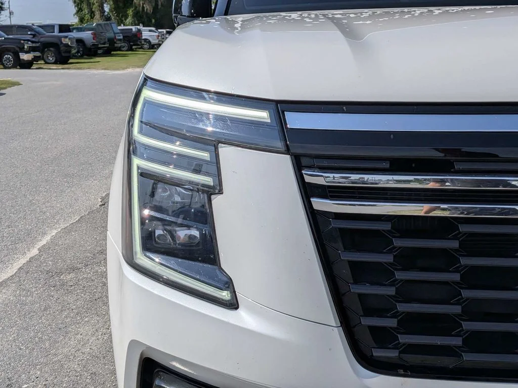 Used 2025 White Nissan SV image 9