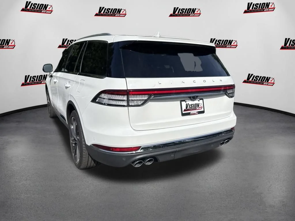 Used 2022 White Lincoln Reserve image 7