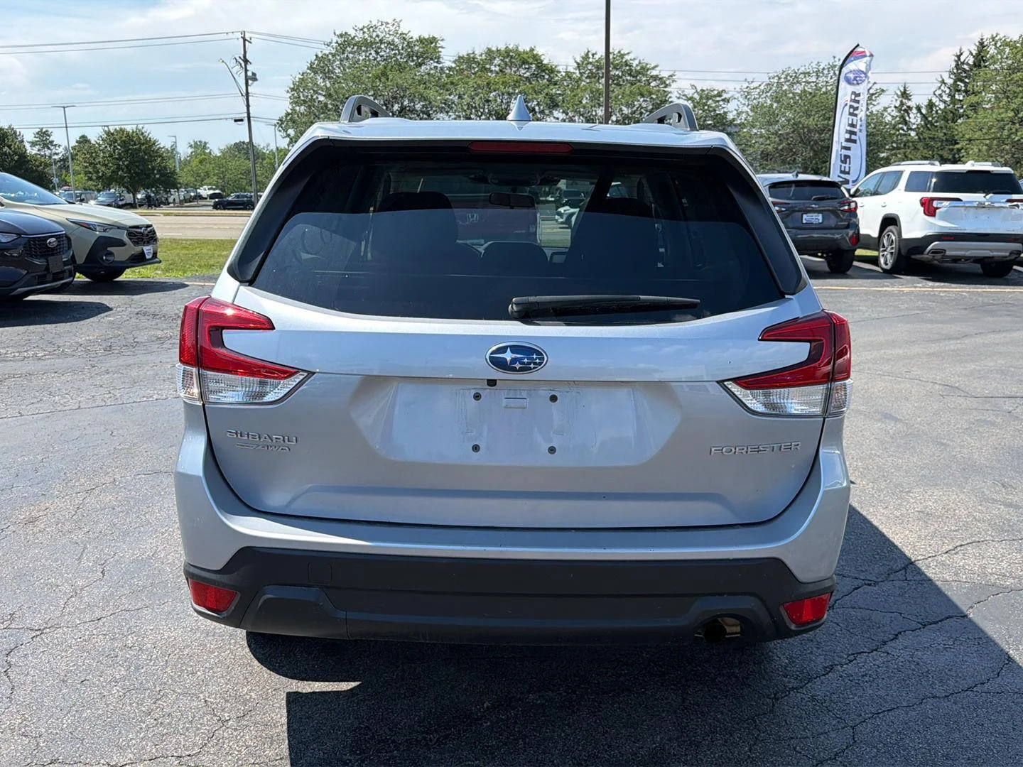 Used 2023 Ice Silver Metallic Subaru Premium image 4