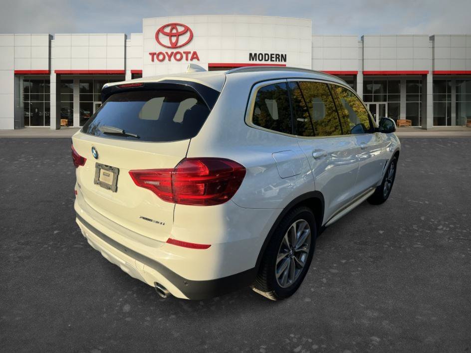 Used 2019 Alpine White BMW xDrive30i image 6