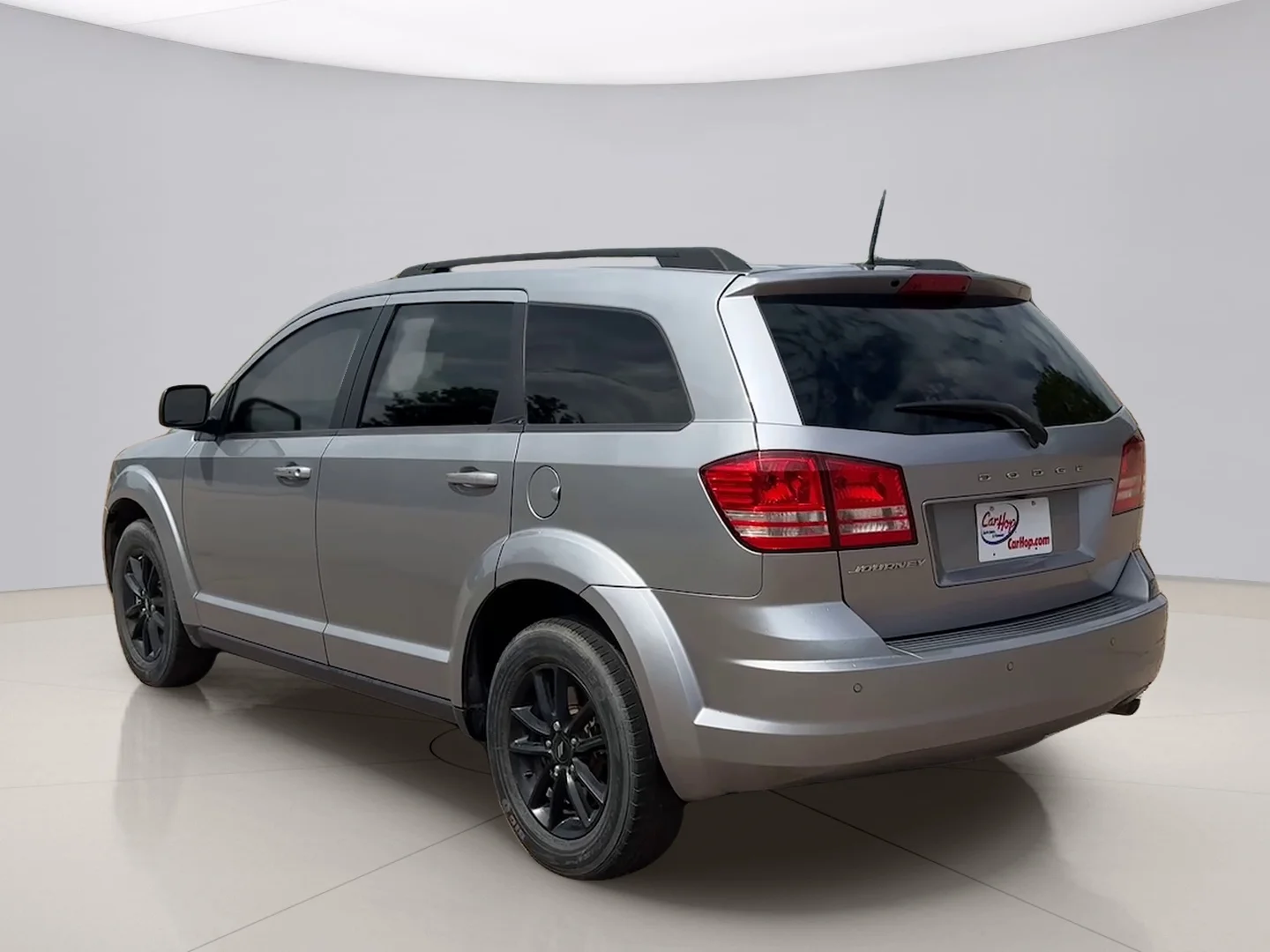 Used 2020 Gray Dodge SE image 3