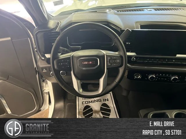 2024 GMC Sierra 1500 SLT - Photo 22