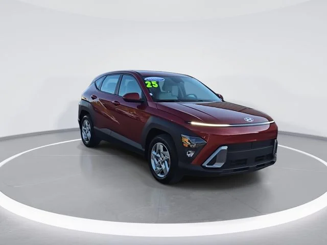 Used 2025 Red Hyundai SE image 2