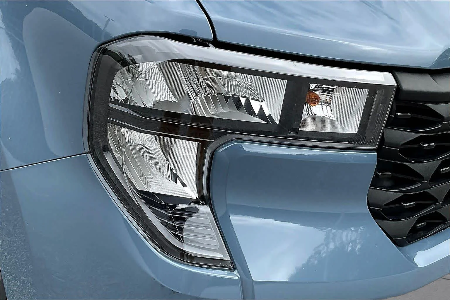 Used 2025 Azure Gray Metallic Tri-Coat Ford XLT image 27