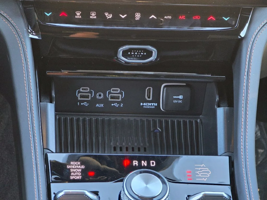 New 2027 Gray Jeep Summit image 31