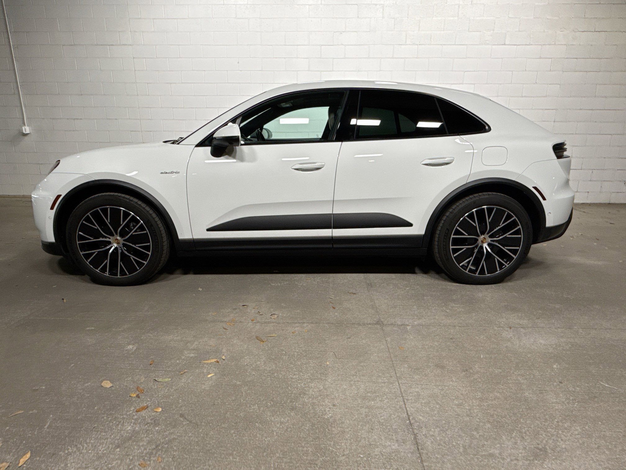 Certified 2025 Porsche Macan Base with VIN WP1AA2XA8SL000434 for sale in Tampa, FL