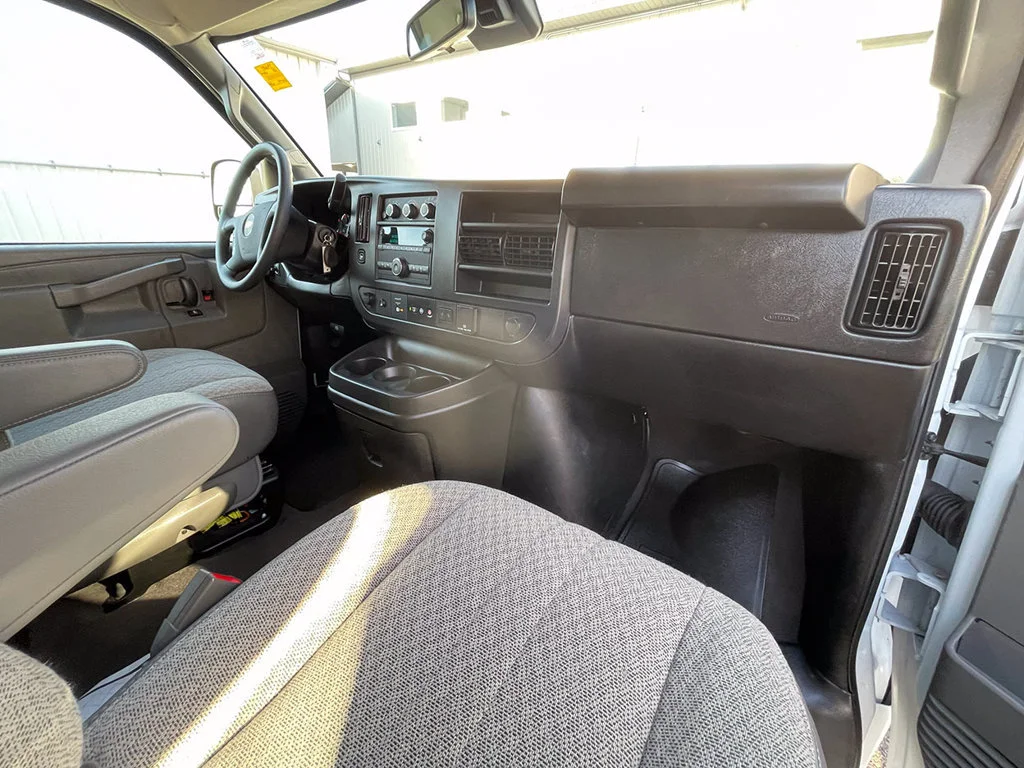 Used 2025 Summit White Chevrolet 1LT image 18