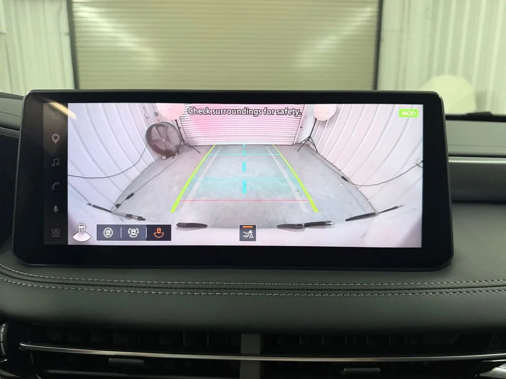 New 2027 2T RAD WHT INFINITI Sport AWD image 18