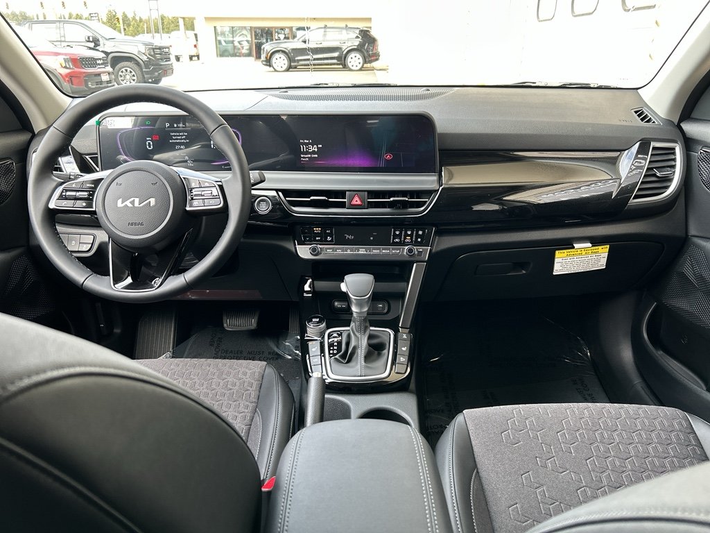 New 2026 Clear White / Black Roof Kia S image 16