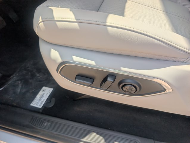 New 2026 Silver-Zynith Exterior Paint Jeep Limited Altitude image 18