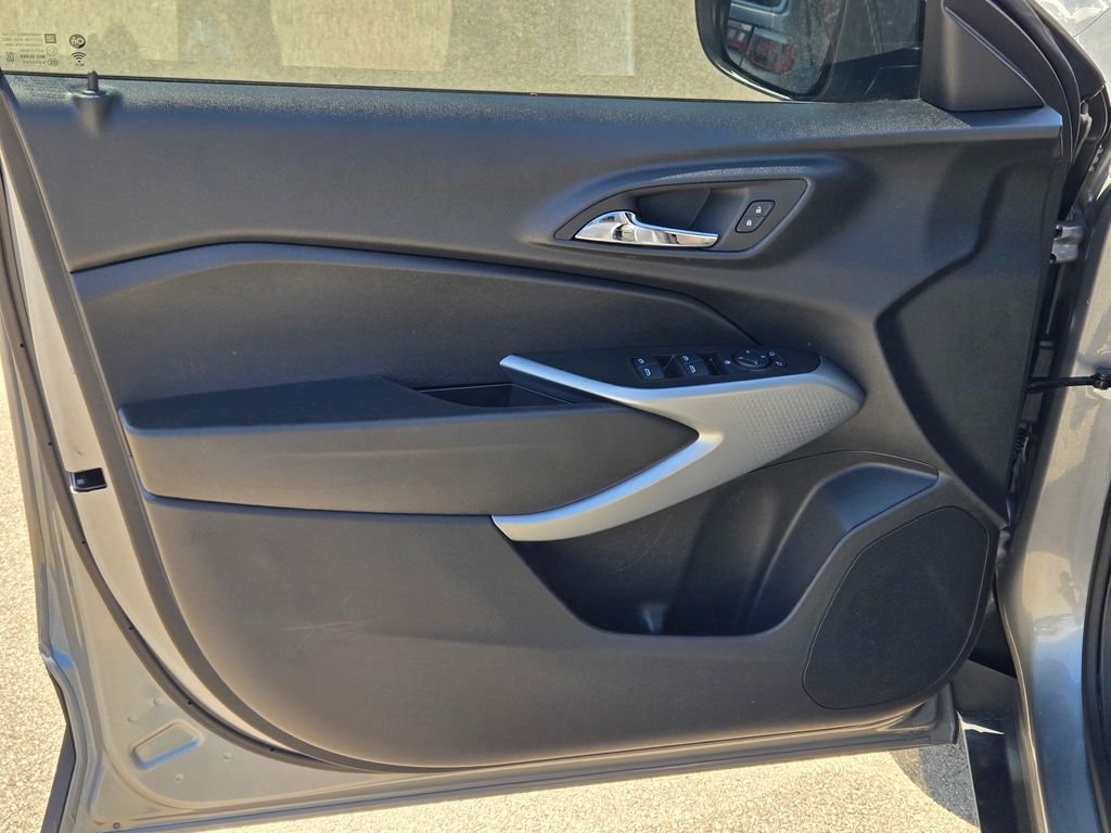 2024 Chevrolet Trax RS - Photo 27
