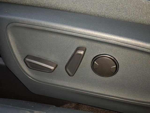 New 2026 Oxford White Ford XLT image 11