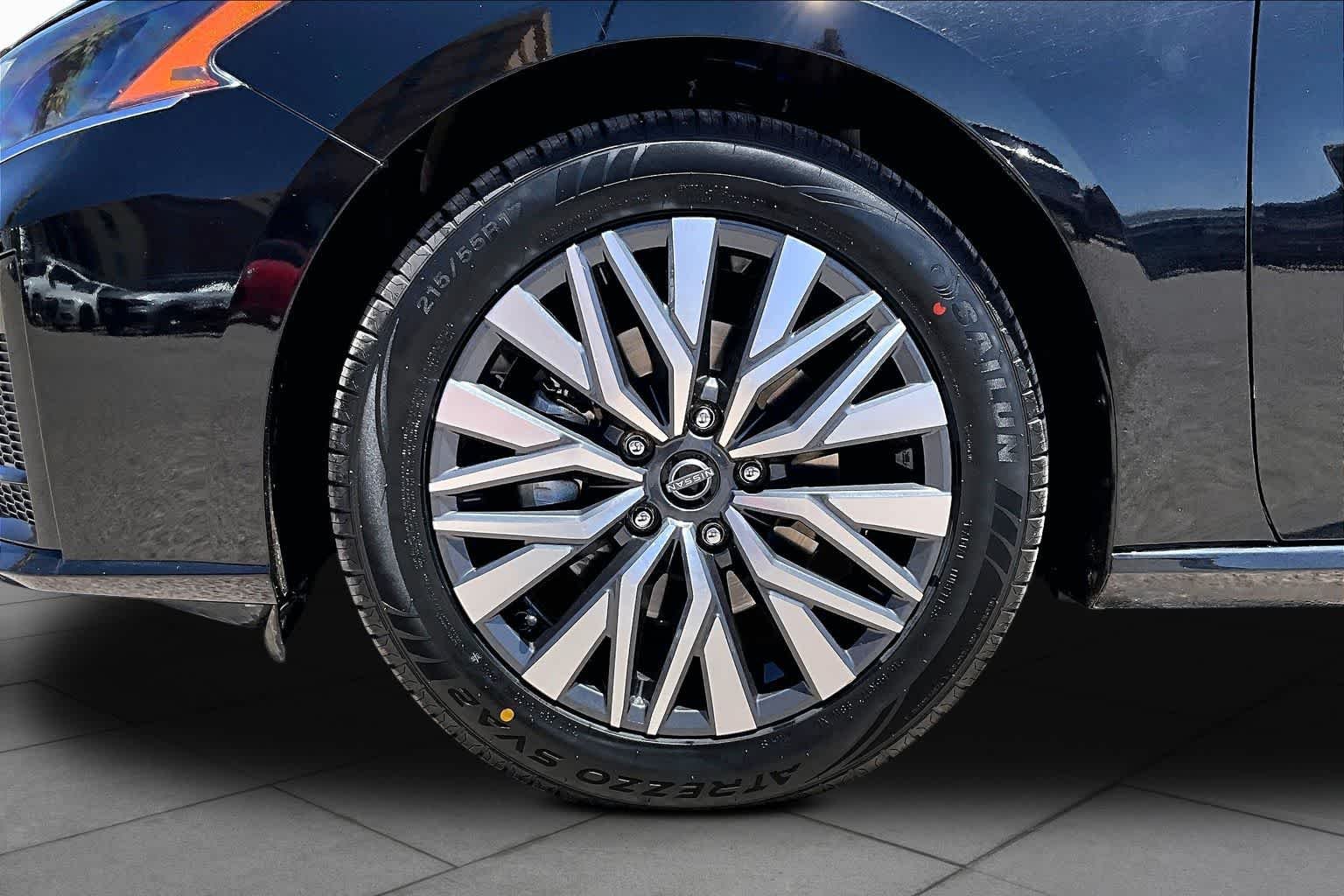 2024 Nissan Altima SV - Photo 11