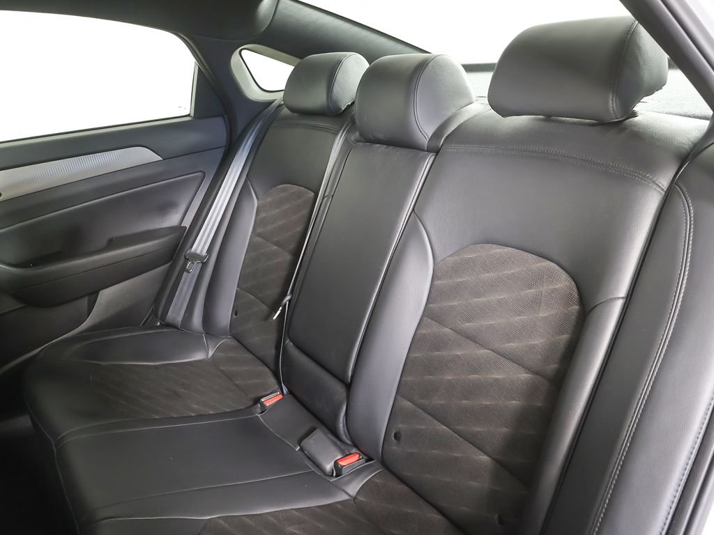 Used 2019 Silver Hyundai Sport image 28
