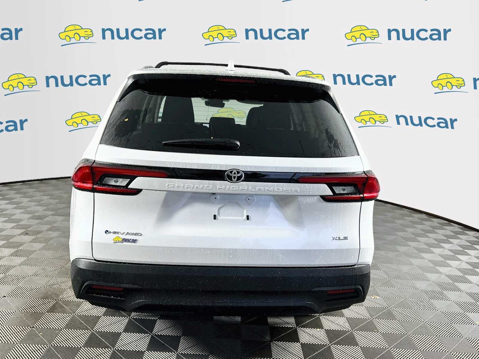 Used 2026 Wind Chill Pearl Toyota Hybrid XLE image 6
