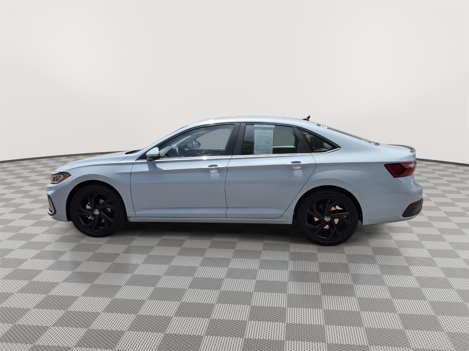 Used 2025 Monument Gray Volkswagen SE image 40