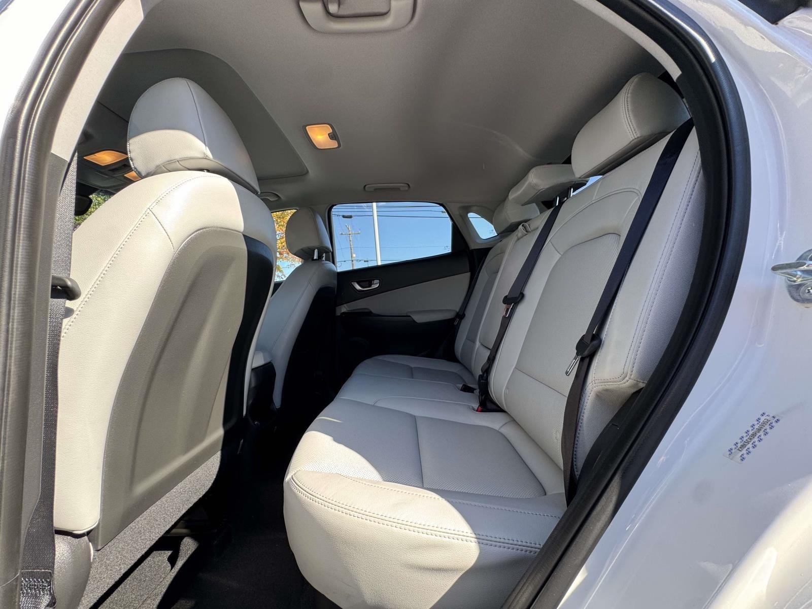 Used 2023 Lunar White Hyundai Limited image 13