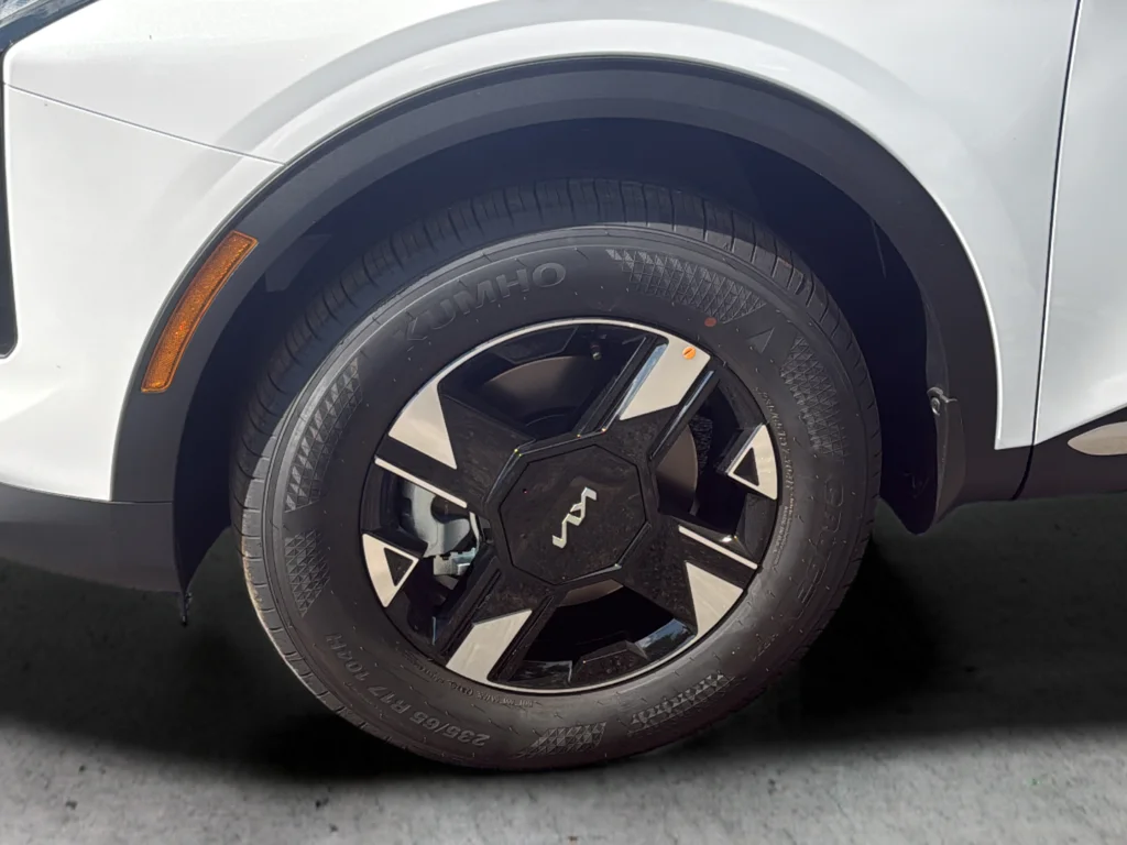 New 2026 Glacial White Pearl Kia LX image 9