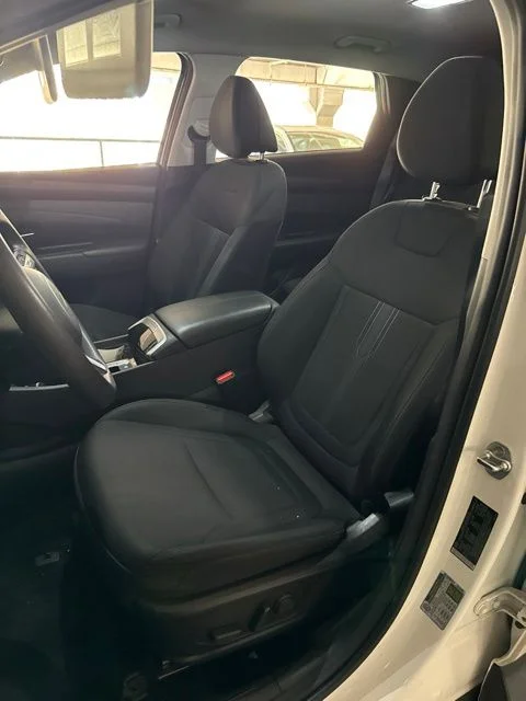 Used 2025 White Hyundai SEL image 5