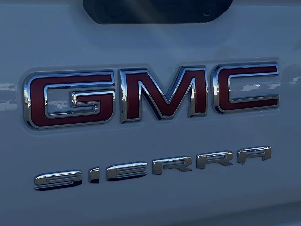 Used 2026 Summit White GMC SLE image 39