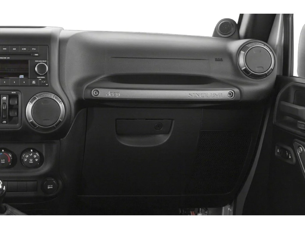 Used 2018 Granite Crystal M Jeep Sport image 12
