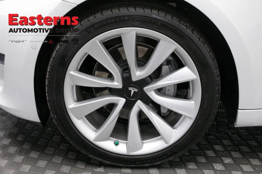 Used 2019 White Tesla Standard Range Plus image 27