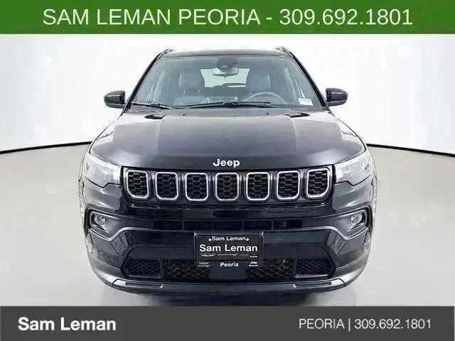New 2026 Diamond Black Crystal Pearlcoat Jeep Latitude image 2