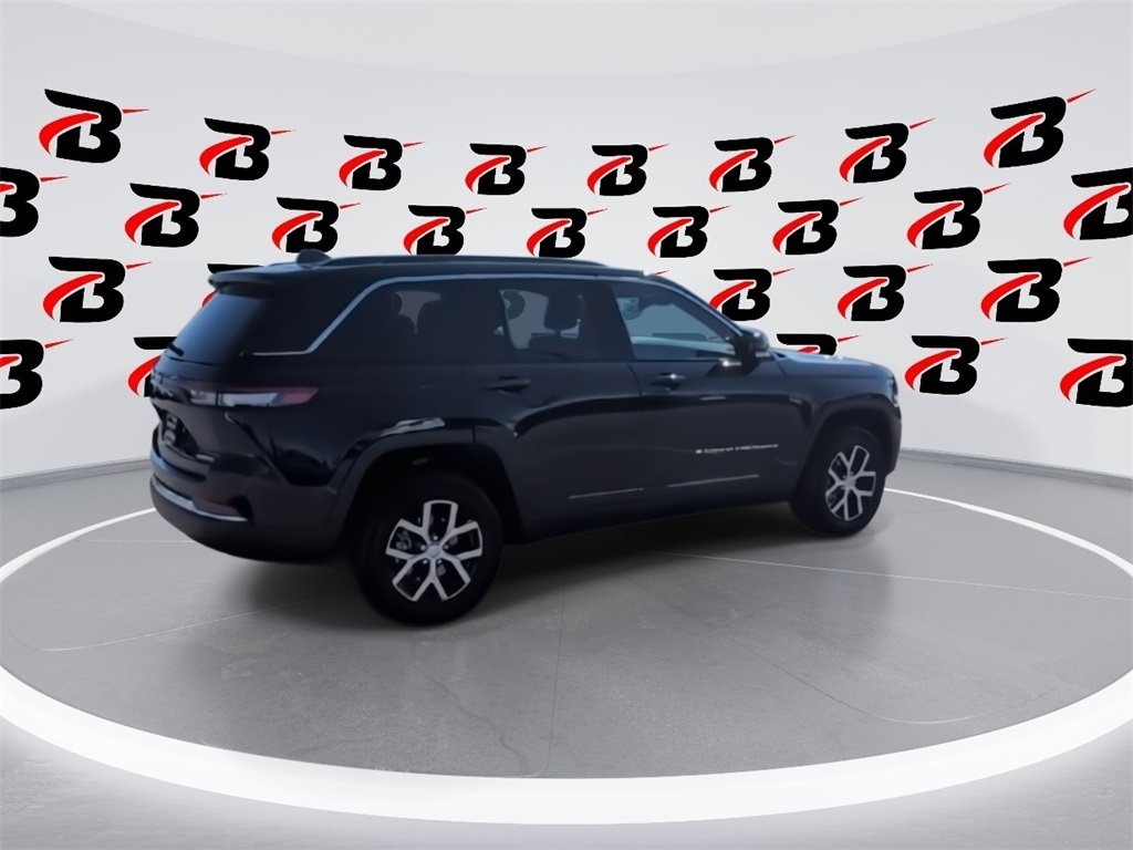 2024 Jeep Grand Cherokee Limited photo 3