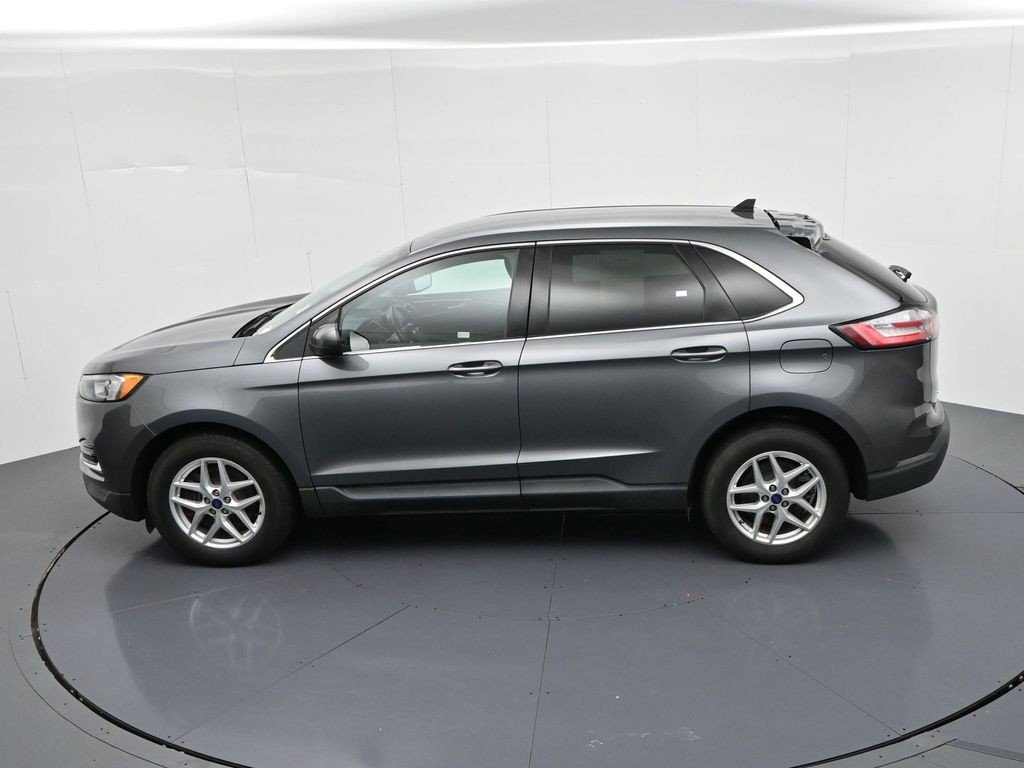 Used 2022 Gray Metallic Ford SEL image 18