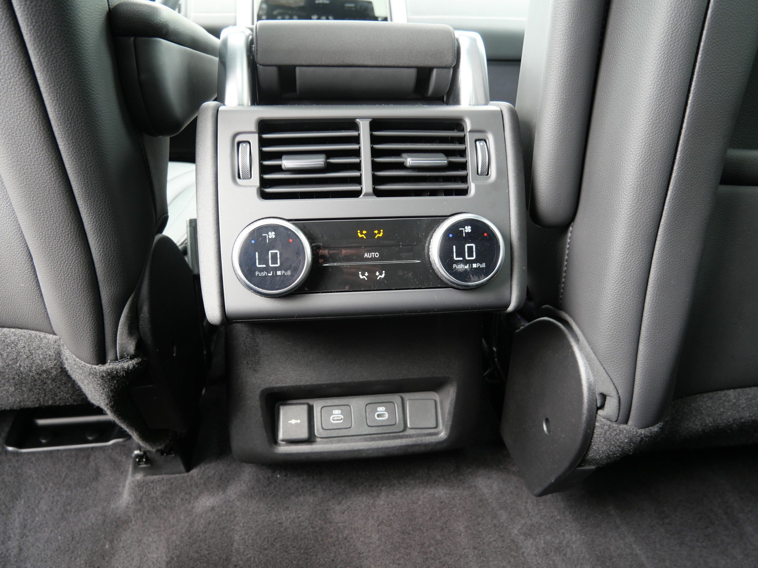 Certified Used 2025 Santorini Black Metallic Land Rover Dynamic SE image 17