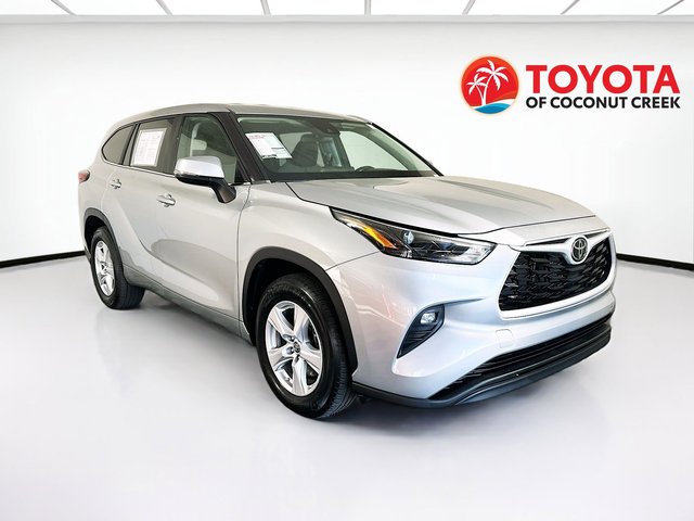 2023 Toyota Highlander media 1