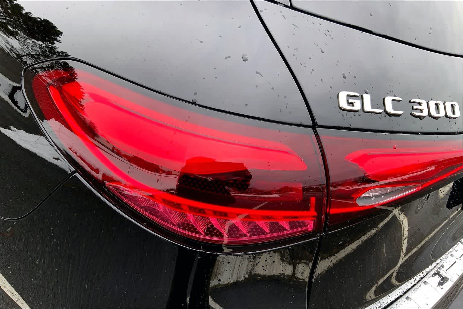 New 2026 Black Mercedes-Benz GLC 300 image 18