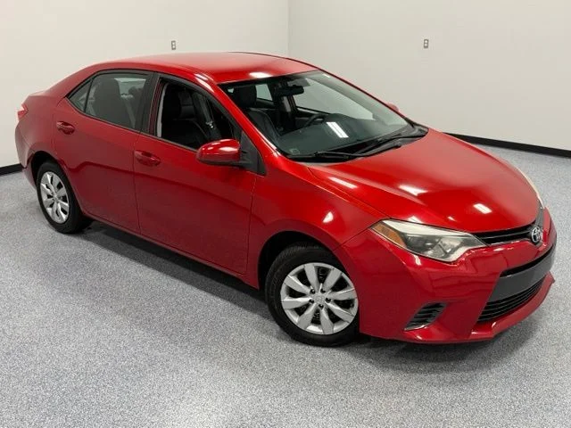 Used 2016 Red Toyota LE image 31