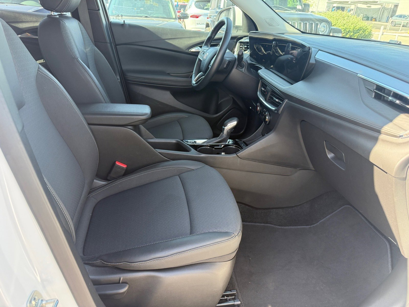 2025 Buick Encore GX Preferred - Photo 30