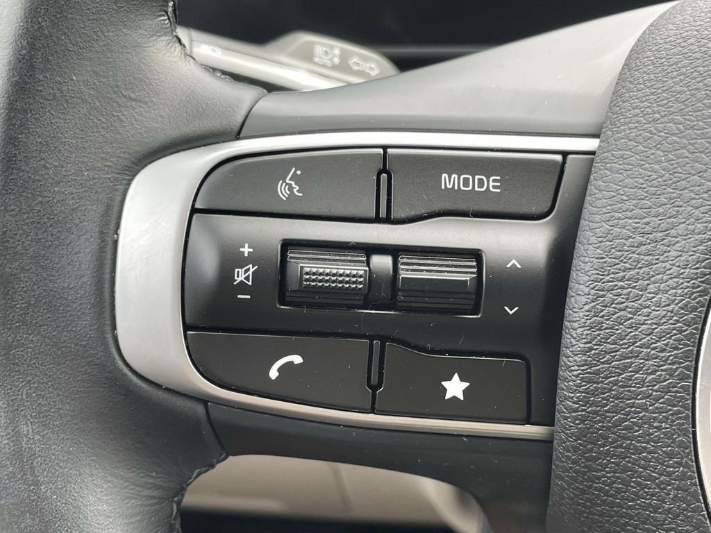 Used 2024 Gravity Gray Kia EX image 10