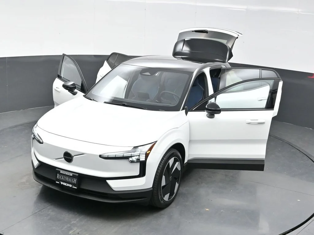 New 2026 Crystal White Volvo Twin Motor Performance Plus image 37