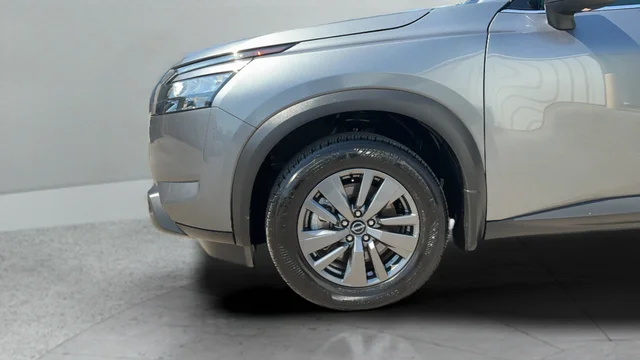 Used 2025 Gray Nissan SV image 25
