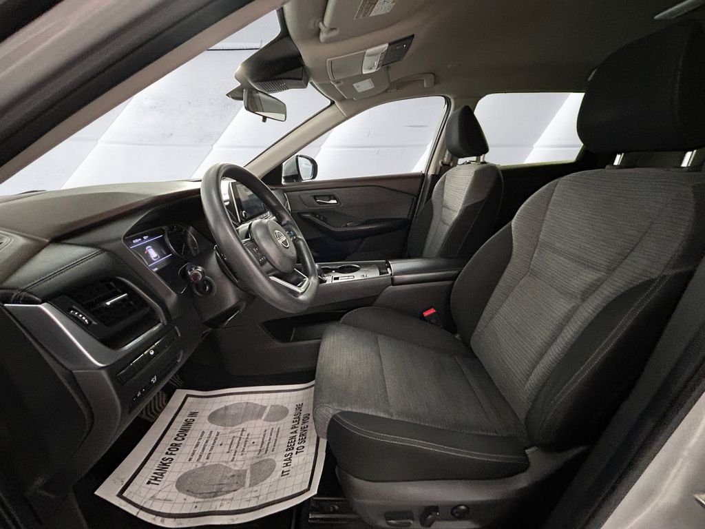 Used 2023 Silver Nissan SV image 7