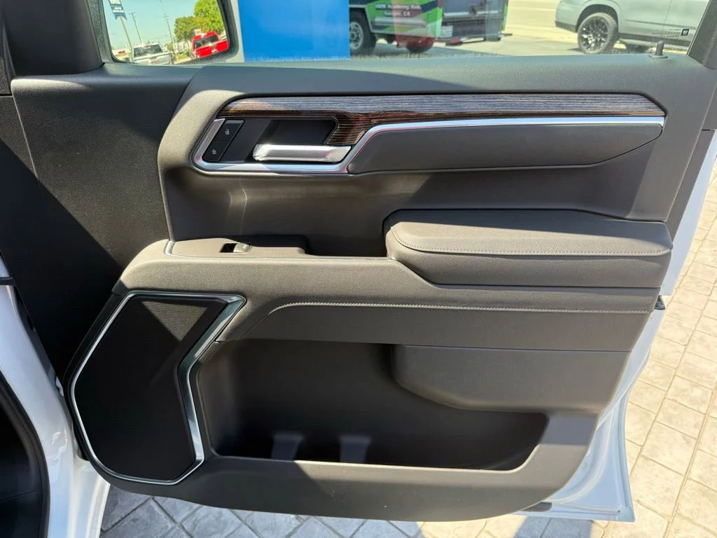New 2026 Summit White GMC Elevation image 12