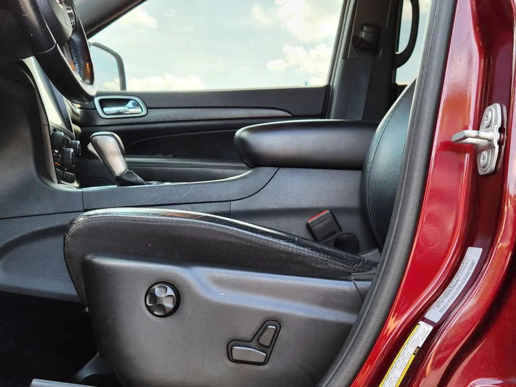 Used 2018 Red Jeep Altitude 4x4 image 24