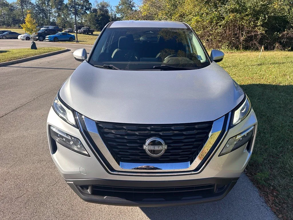 Used 2022 Silver Nissan SV image 2