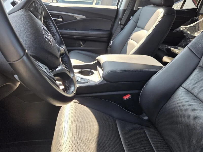 Used 2024 Platinum White Pearl Honda RTL image 9