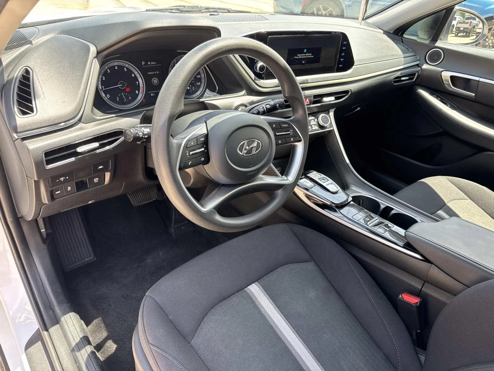 Used 2023 White Hyundai SEL image 17