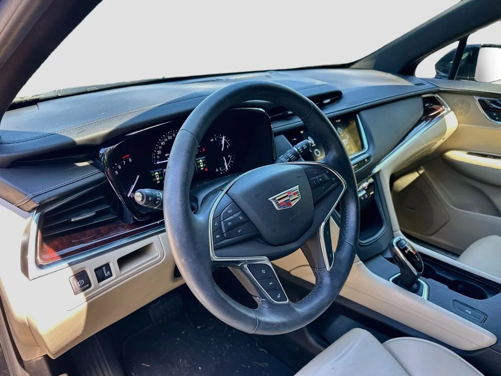 Used 2017 Black Metallic Cadillac Luxury image 9