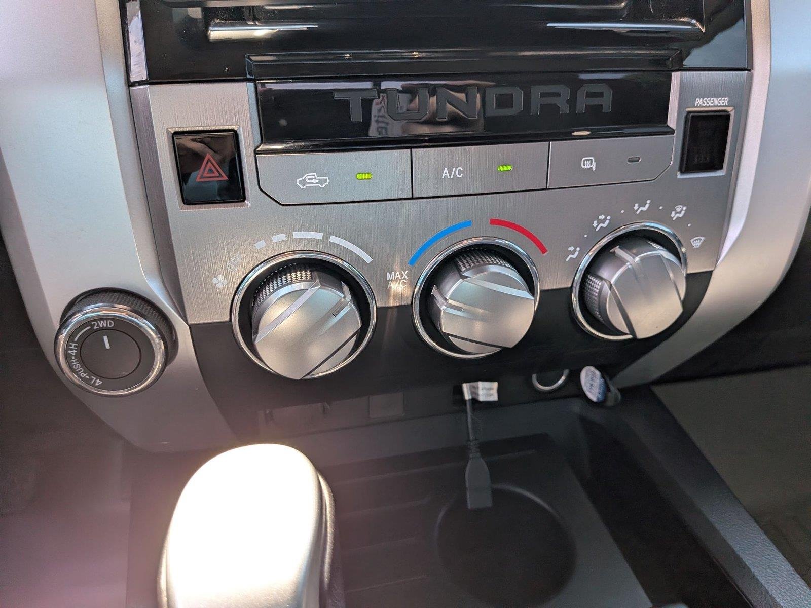 Used 2015 Blue Ribbon Metallic Toyota SR5 image 24