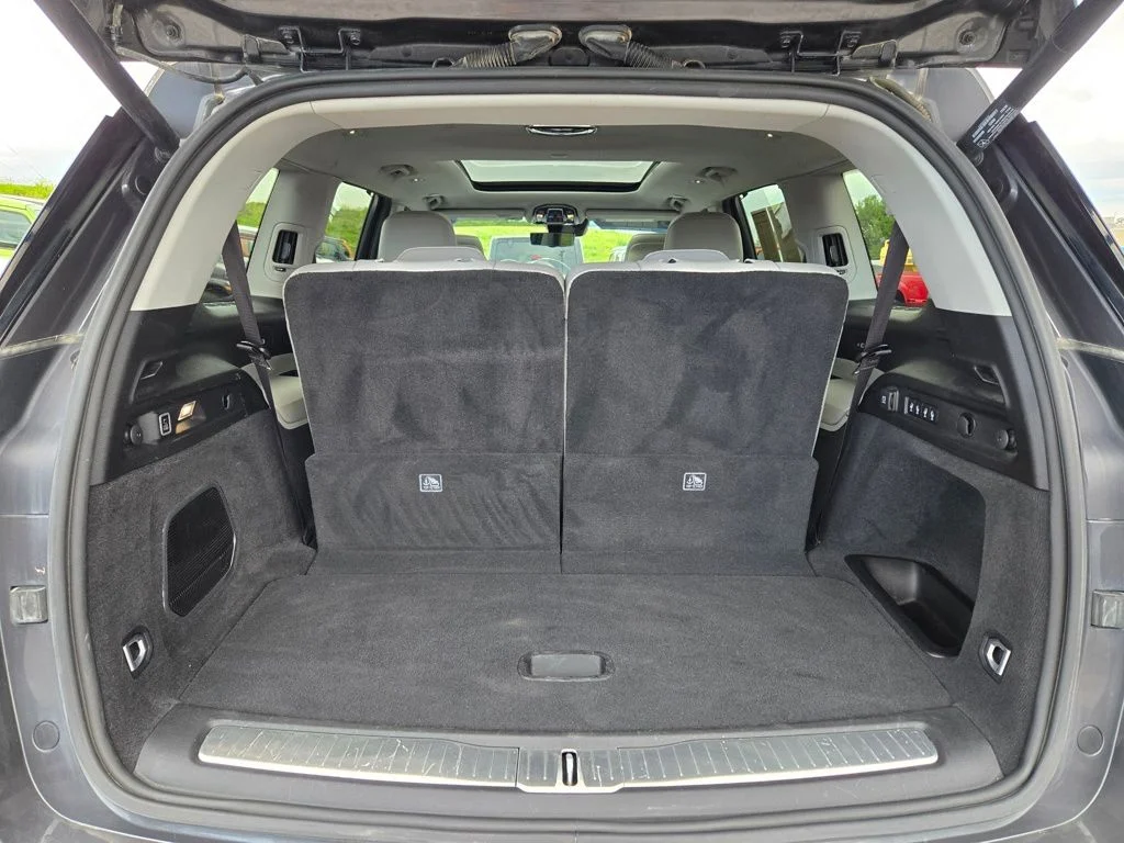 Used 2022 Gray Jeep Overland image 35