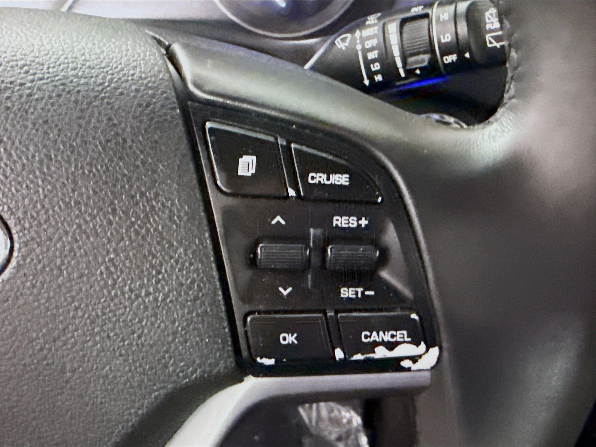 Used 2017 Caribbean Blue Hyundai SE Plus image 11