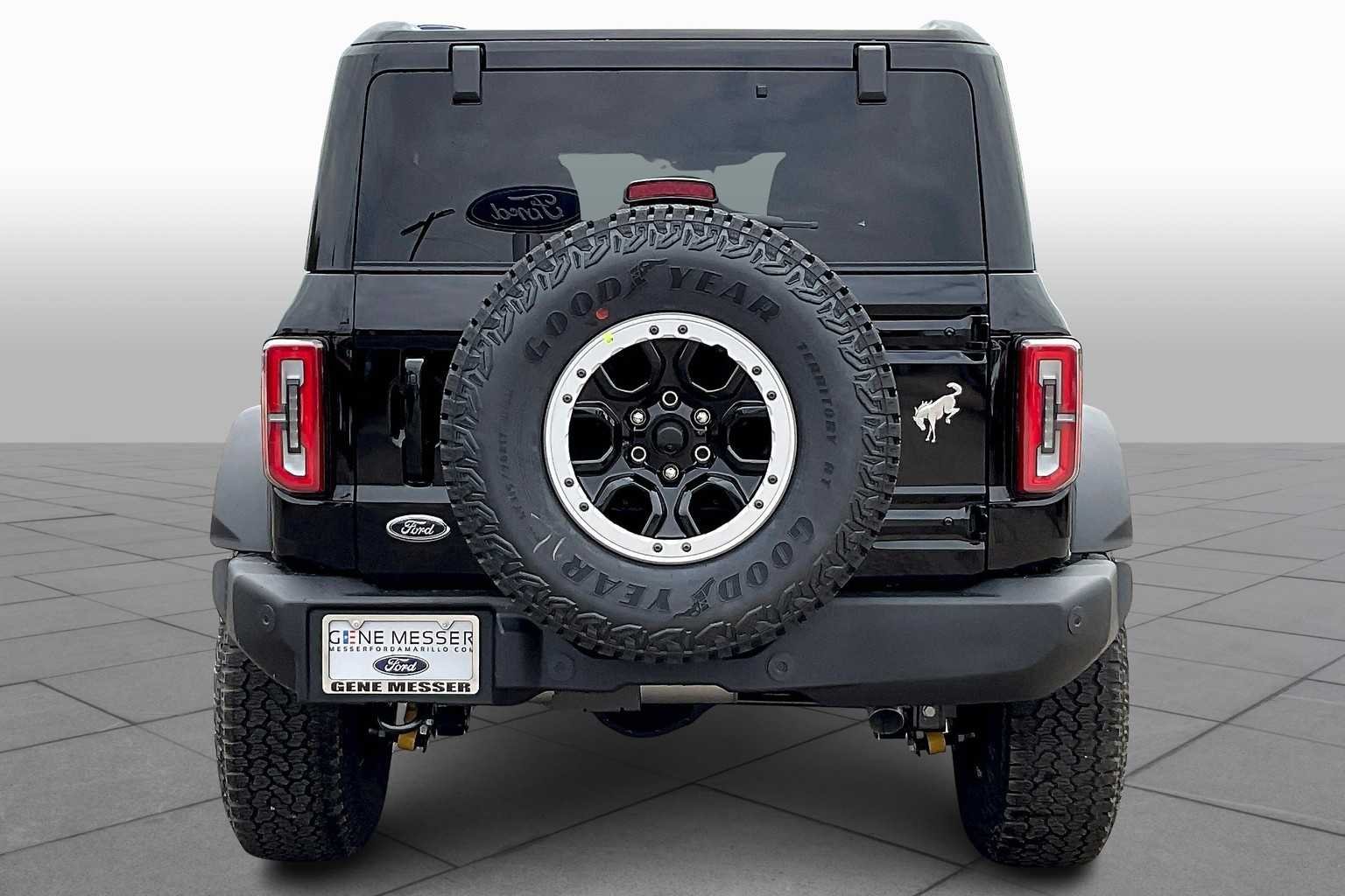 Certified Used 2025 Shadow Black Ford Outer Banks image 4