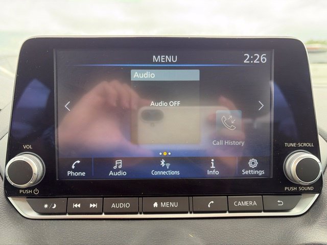 Used 2024 White Nissan SV image 31