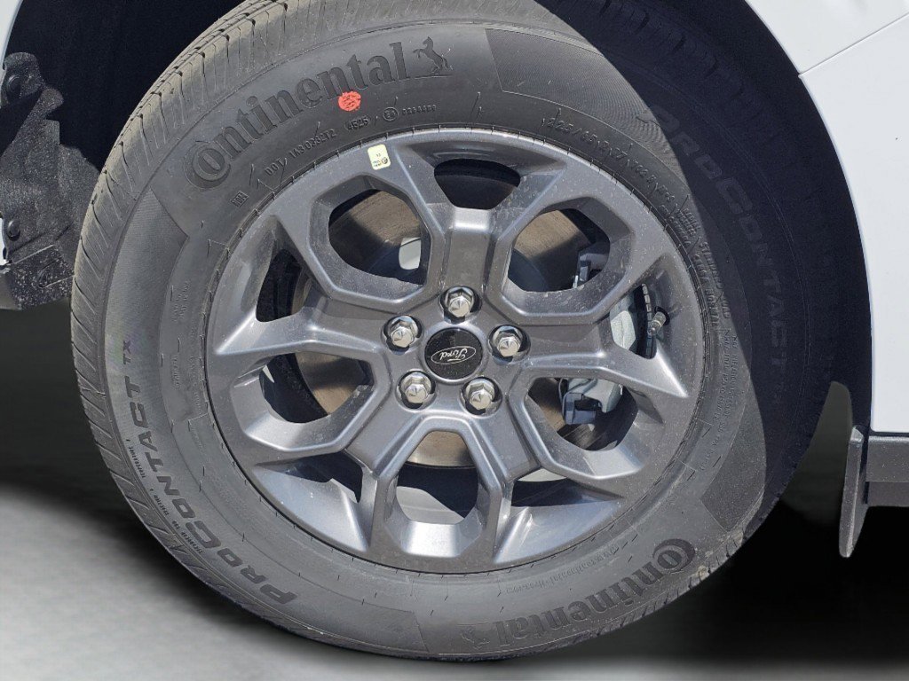 New 2026 Oxford White Ford XLT image 17
